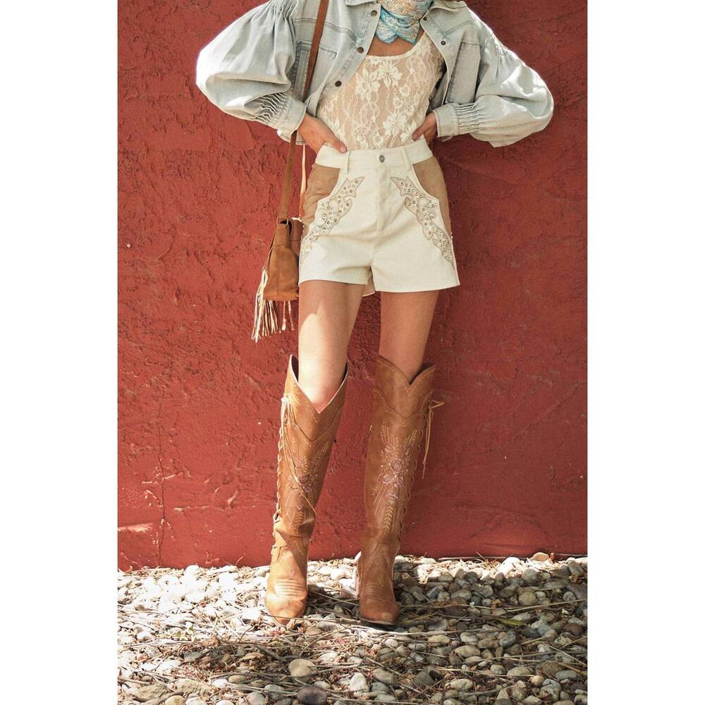 NEW BLUE B the urban cowgirl shorts in white